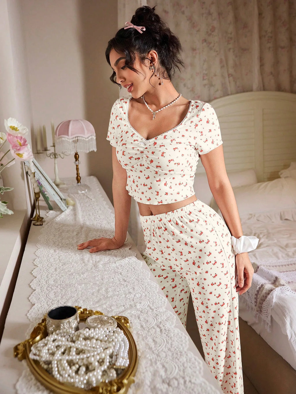 2026 New Women's Floral Print Short Sleeved Pants Two-Piece Set for Home Wear Can Be Worn Outside in Autumn and Winter Pajamas