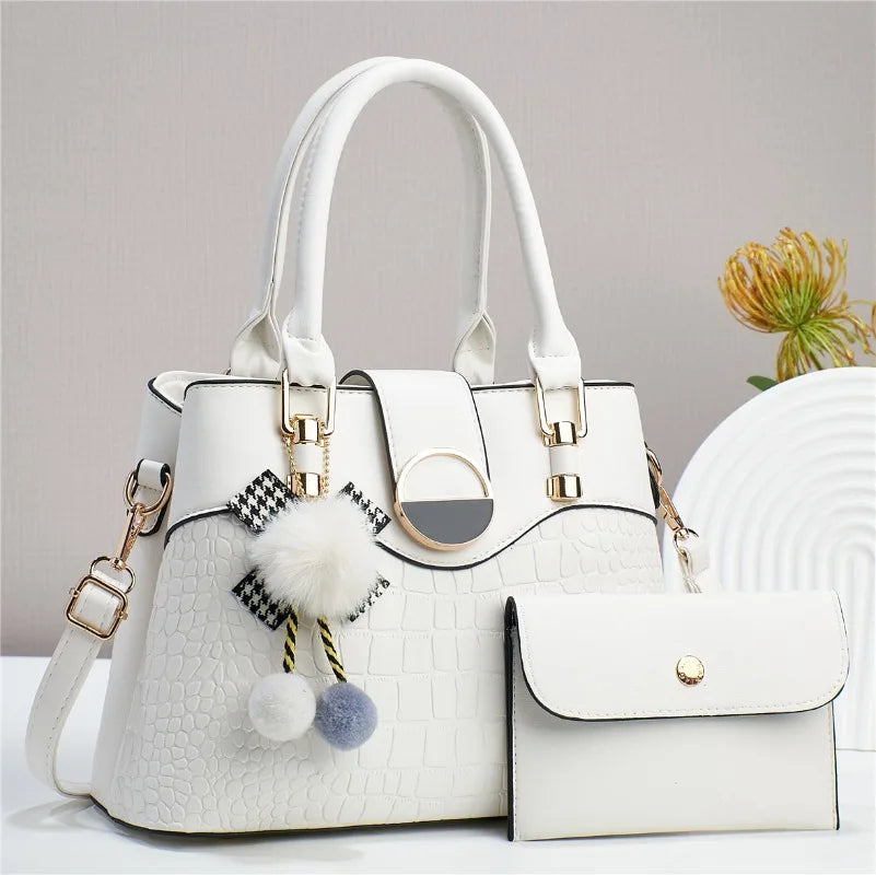 New Large Capacity Soft Leather Tote Bag with Niche Design for Luxury Handbags Exquisite Women Commuting Shoulder Underarm Bag