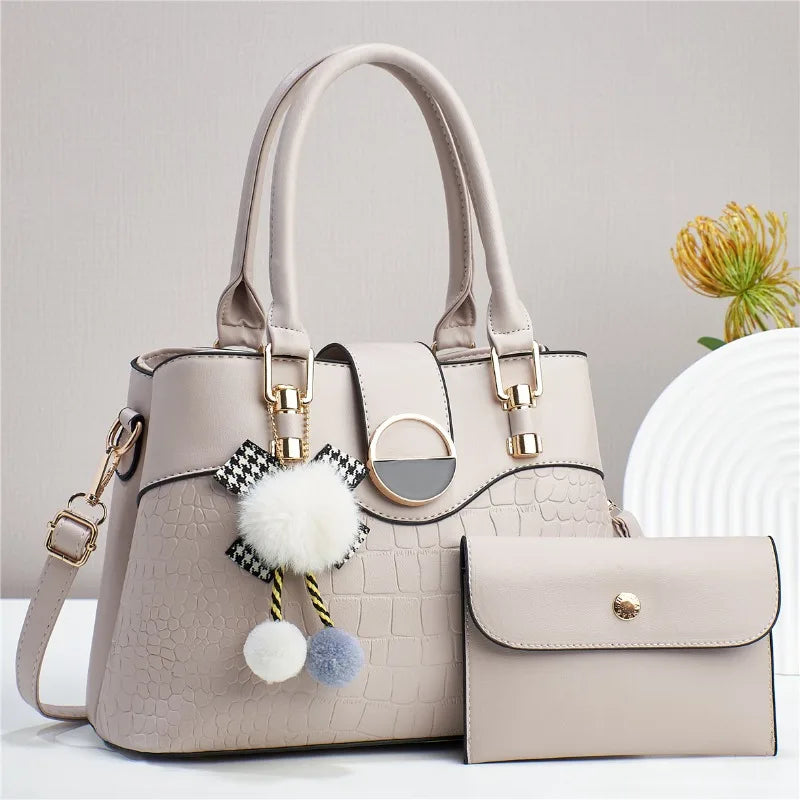 New Large Capacity Soft Leather Tote Bag with Niche Design for Luxury Handbags Exquisite Women Commuting Shoulder Underarm Bag