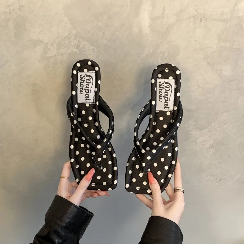 Designer Polka Dot Women Slippers Concise Wedges Heel Dress Flip Flop Shoes Summer Outdoor Clip Toe Beach Vacation Slides Shoes