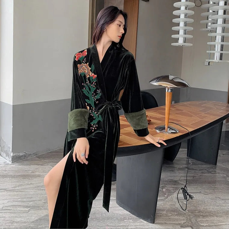 Luxury Kimono Velour Bathrobe Lady Elegant Homewear Warm Sleepwear Embroider Flower Peignoir Nightie Loose Velour Loungewear