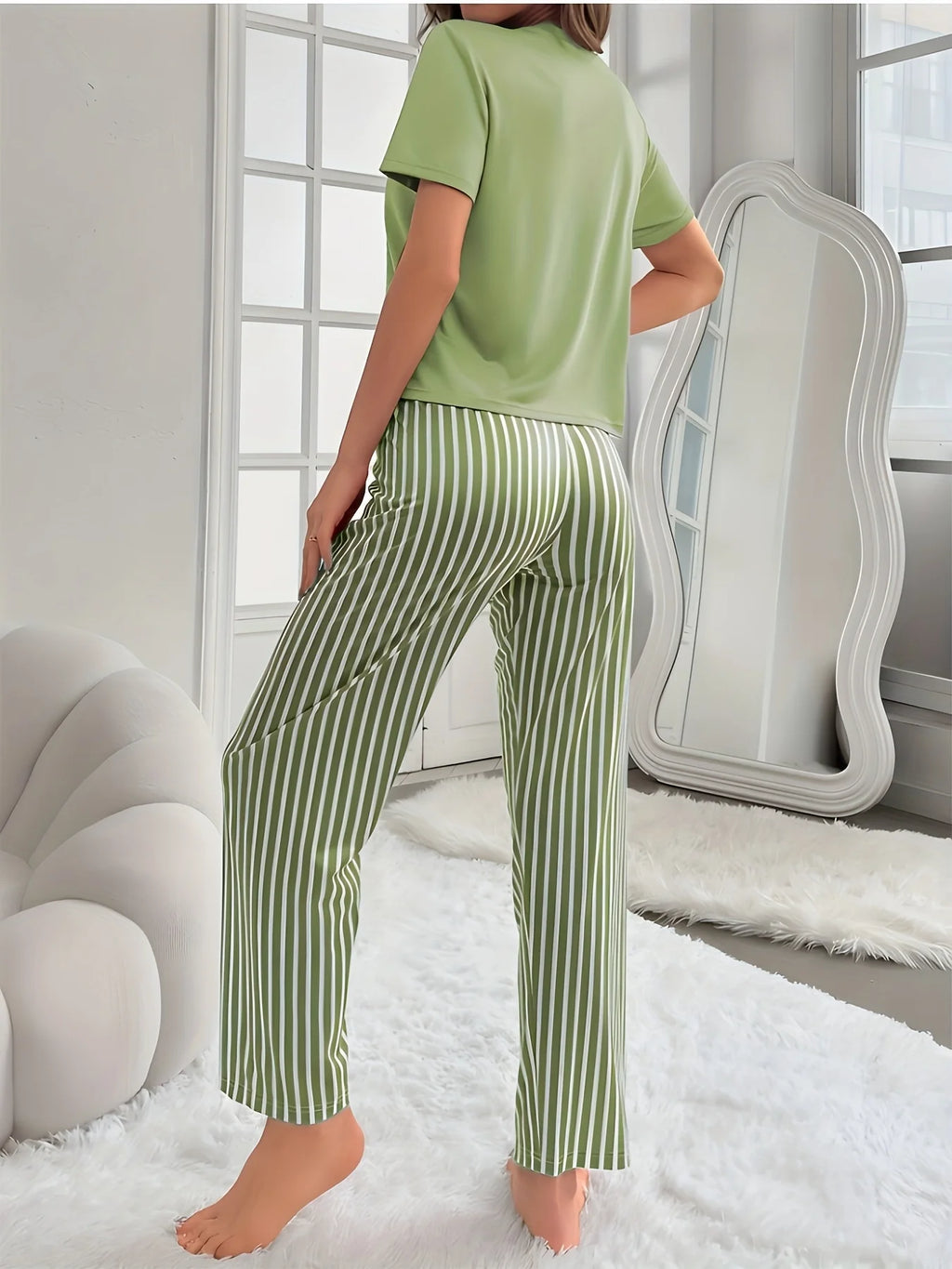 2-Piece Women's Pajama Set for All Seasons, Spring and Summer, Elegant Floral Print Long Pants and Short-Sleeved Pajama Set