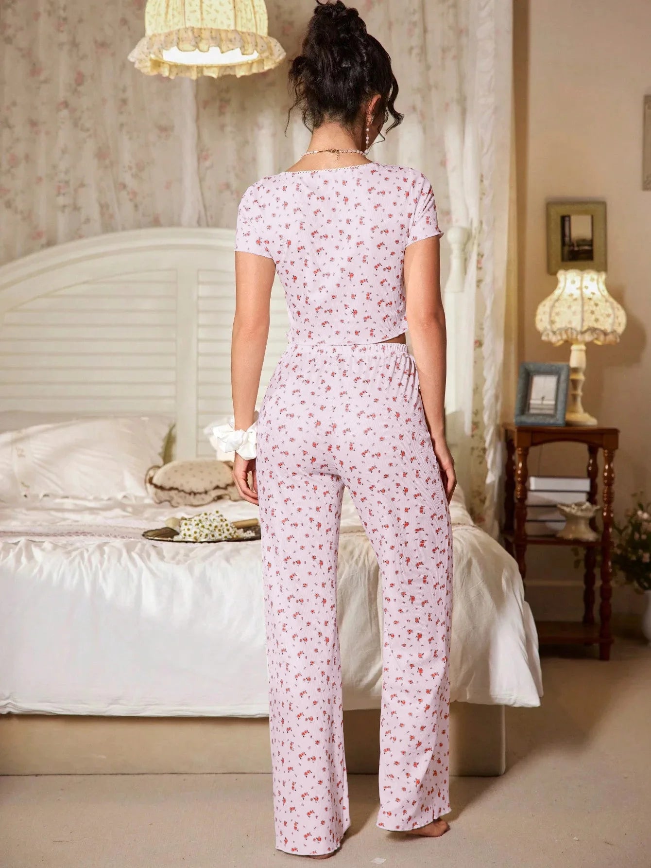 2026 New Women's Floral Print Short Sleeved Pants Two-Piece Set for Home Wear Can Be Worn Outside in Autumn and Winter Pajamas