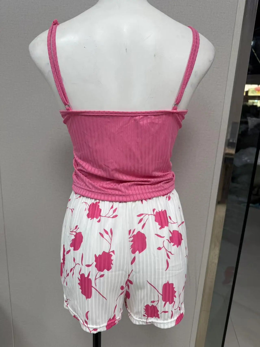 New Women Cami Pajama Set Y2K Vacation Sleepwear 2 Piece Outfit Crop Tops and Floral Print Shorts Fashion Loungewear Set