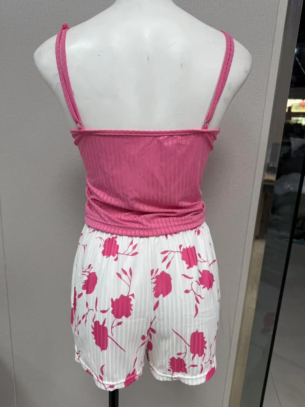 New Women Cami Pajama Set Y2K Vacation Sleepwear 2 Piece Outfit Crop Tops and Floral Print Shorts Fashion Loungewear Set