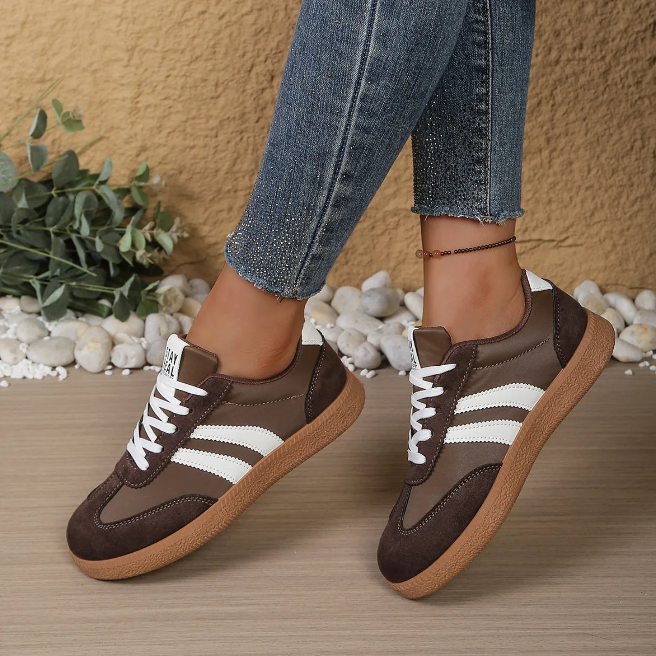 2026 New Designer Sneakers for Women Casual Patchwork Leather Sneakers Women Outdoor Casual Comfortable Ladies Shoe