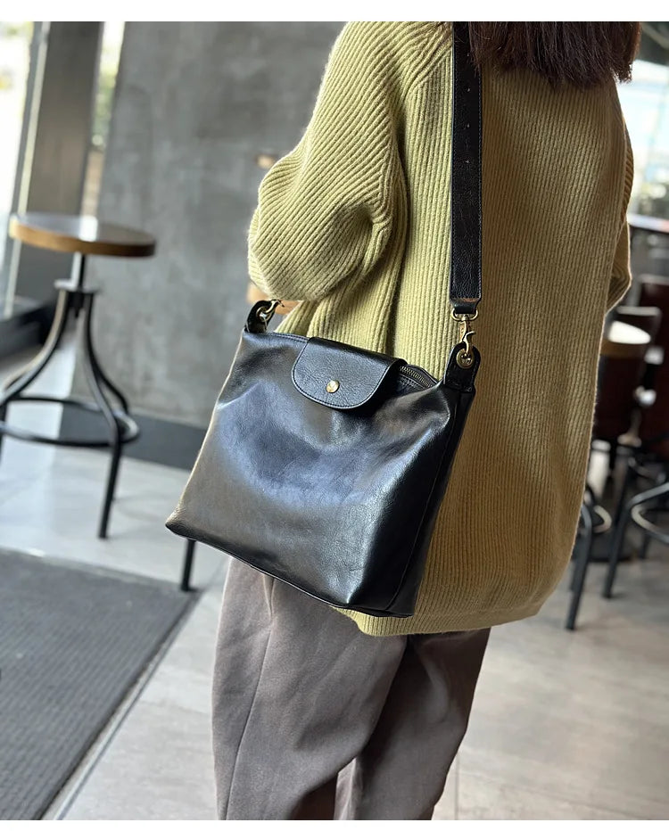 2026 Vintage vegetable tanned cowhide women's bag Leather single shoulder crossbody casual large capacity holiday bag