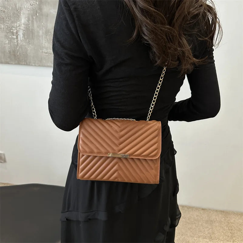 Fashion indentation shoulder bag simple chain 2024 summer new style this year popular retro commuter crossbody small square bag