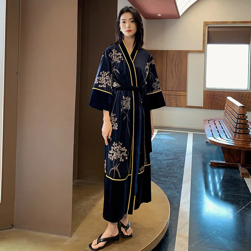 Luxury Kimono Velour Bathrobe Lady Elegant Homewear Warm Sleepwear Embroider Flower Peignoir Nightie Loose Velour Loungewear