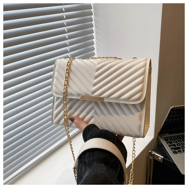 Fashion indentation shoulder bag simple chain 2024 summer new style this year popular retro commuter crossbody small square bag
