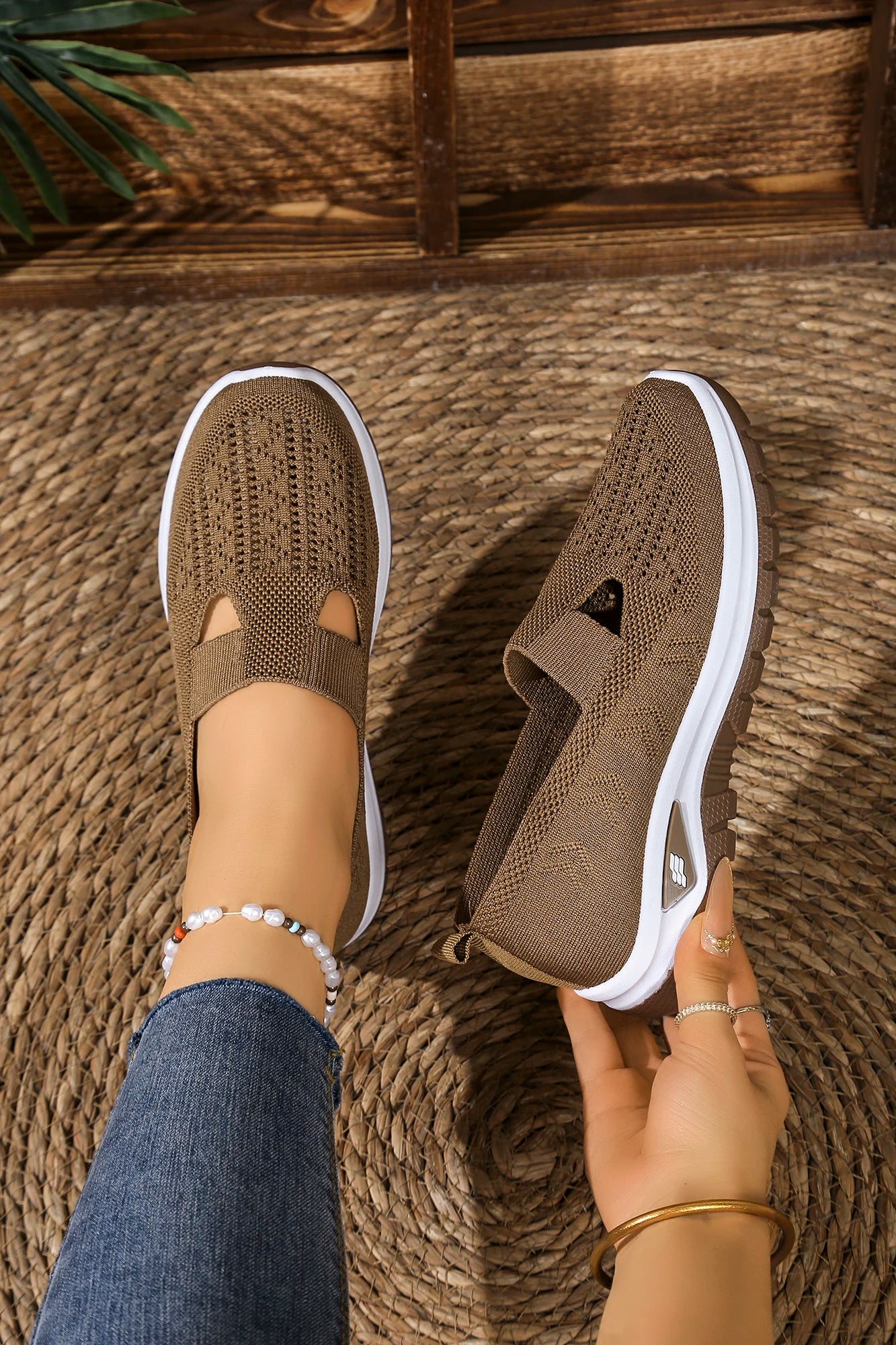 Women's shoes, casual sports shoes, solid color breathable sports soft-soled lightweight walking shoes, low-top knitted casual s