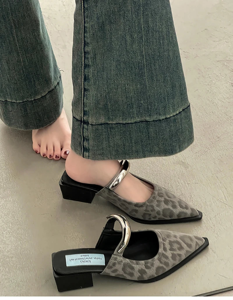 Summer Women Cover Toe Mules Slippers Fashion Metal Decoration Thick Heel Slide Shoes Comfort Street Style Footwear