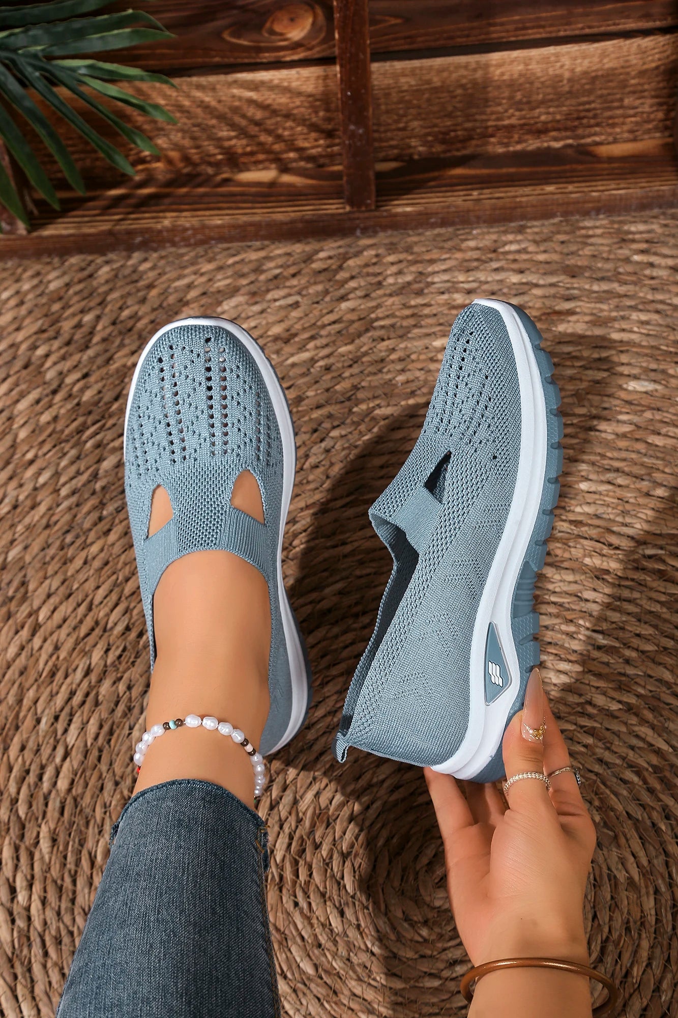 Women's shoes, casual sports shoes, solid color breathable sports soft-soled lightweight walking shoes, low-top knitted casual s