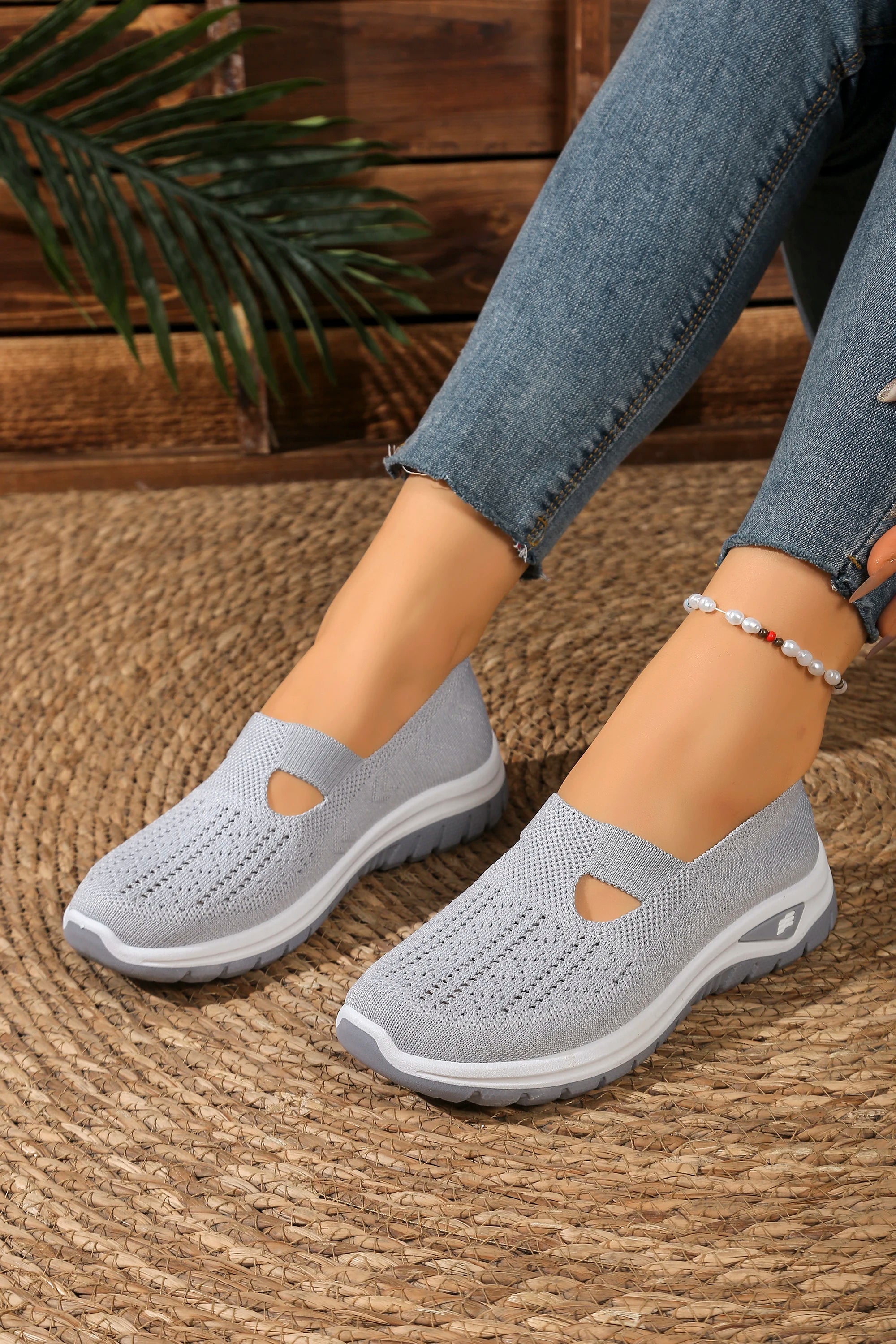 Women's shoes, casual sports shoes, solid color breathable sports soft-soled lightweight walking shoes, low-top knitted casual s