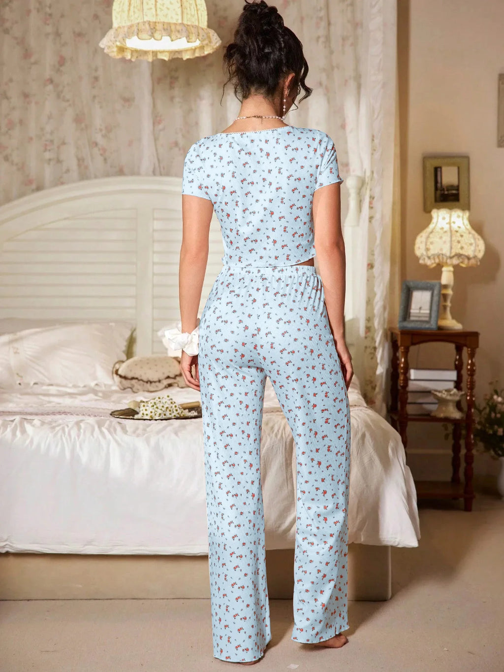 2026 New Women's Floral Print Short Sleeved Pants Two-Piece Set for Home Wear Can Be Worn Outside in Autumn and Winter Pajamas