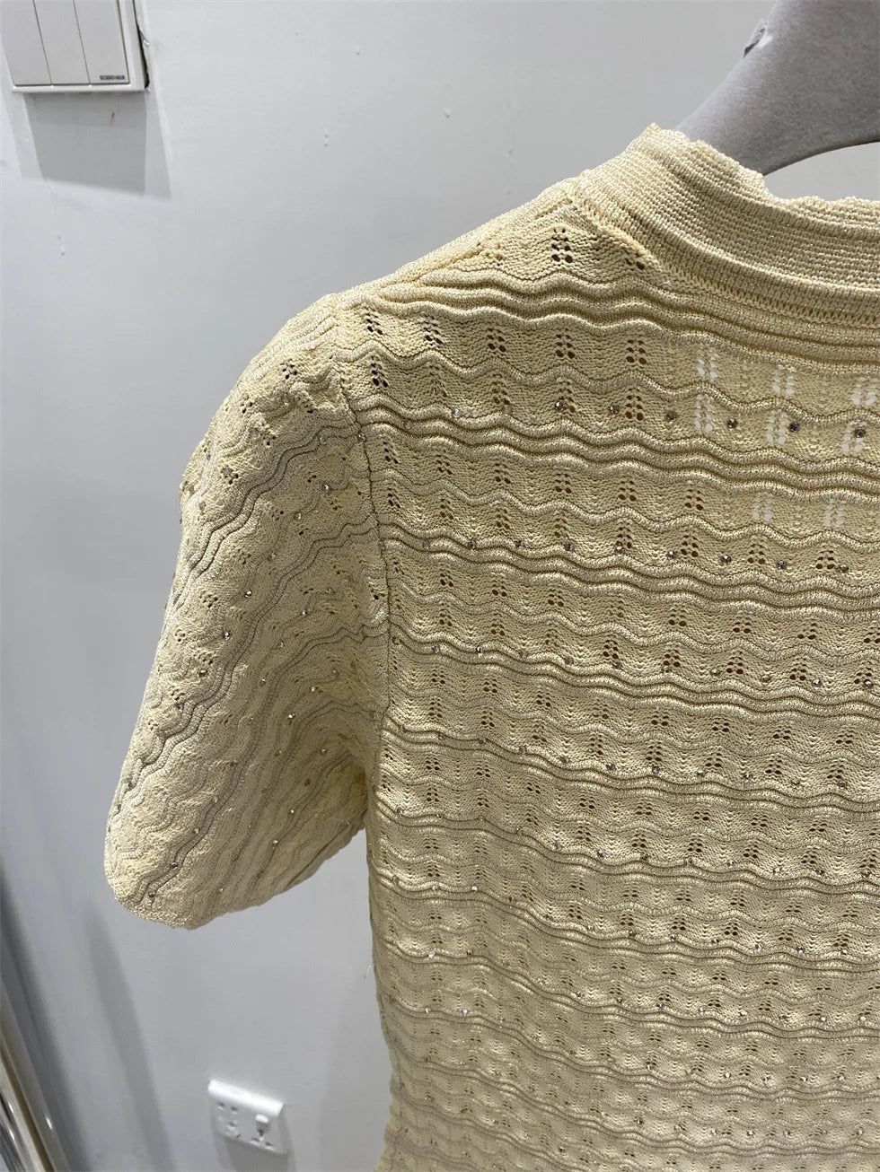 New summer single-breasted round neck knit crochet short-sleeved dress, high-quality and fashionable over-the-knee long skirt