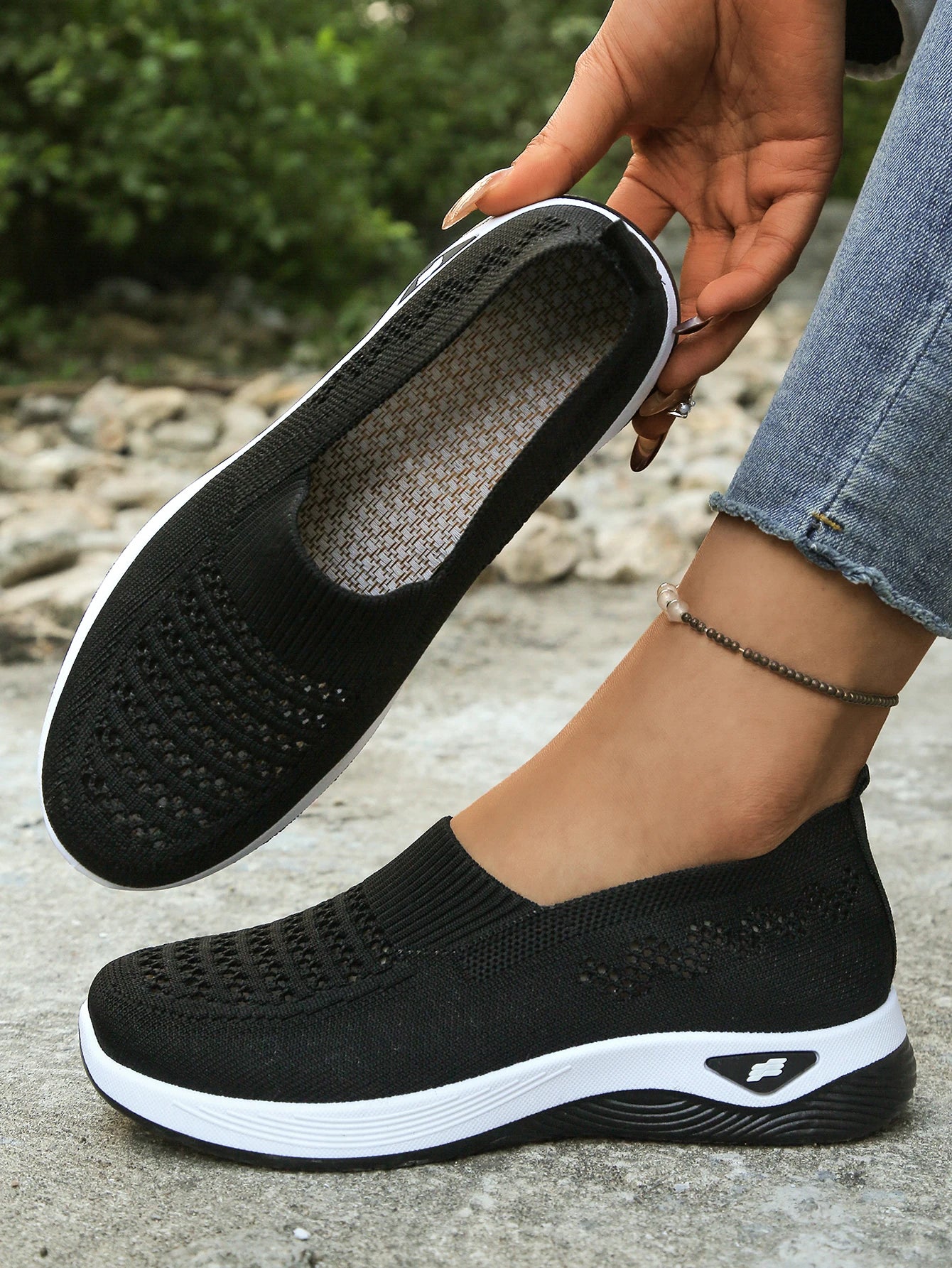 women's shoes summer 2026 lady wears crocs, casual sneaker which are light, comfortable and breathable