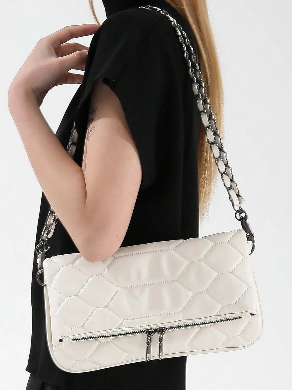 Classic fashion chain shoulder bag, simple and versatile, elegant messenger bag, suitable for work, commuting and shopping
