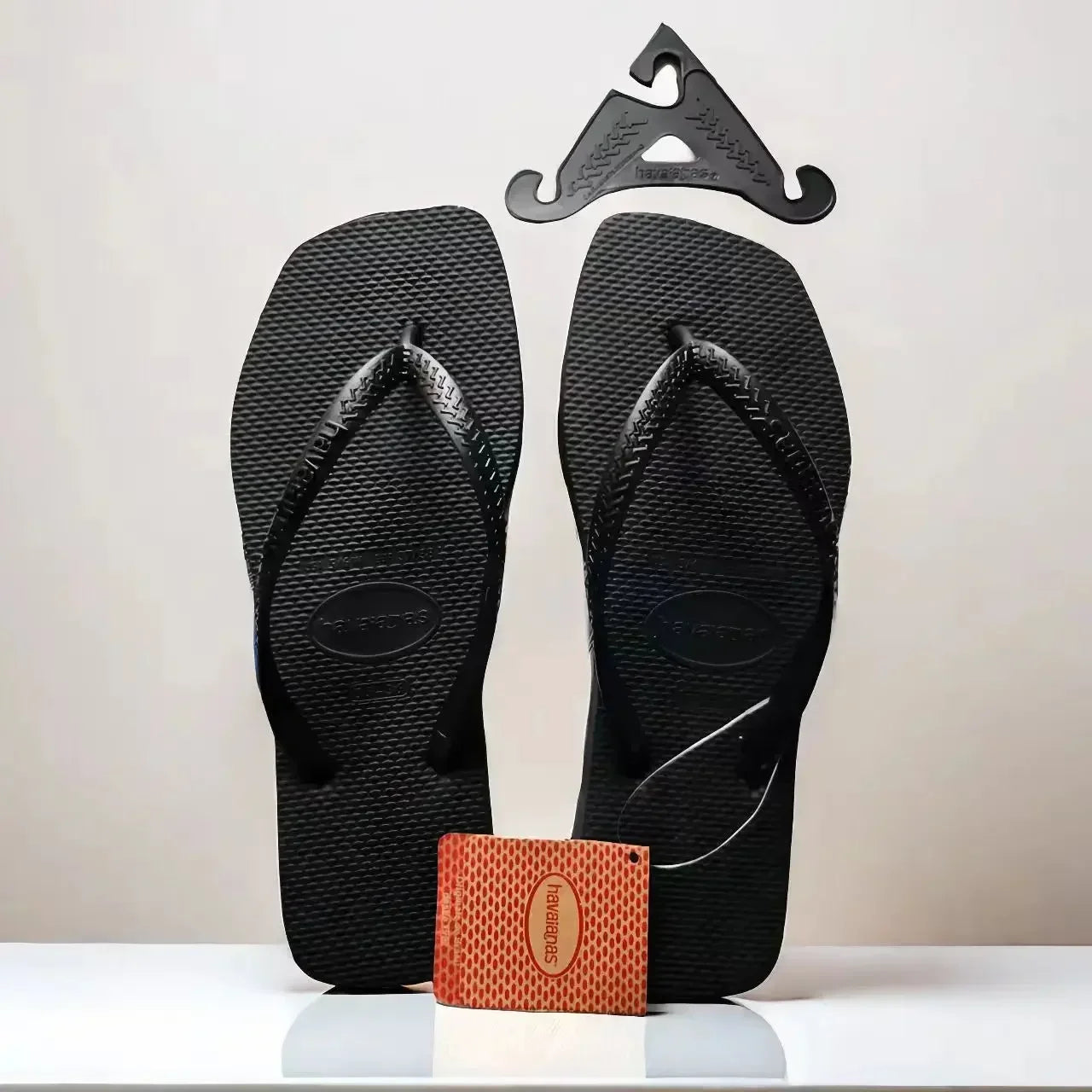 Summer 2025 New Women's Square Toe Flip Flops Outdoor Beach Sandals Luxury Women's Casual Slippers Size 35-42 Women's Shoes