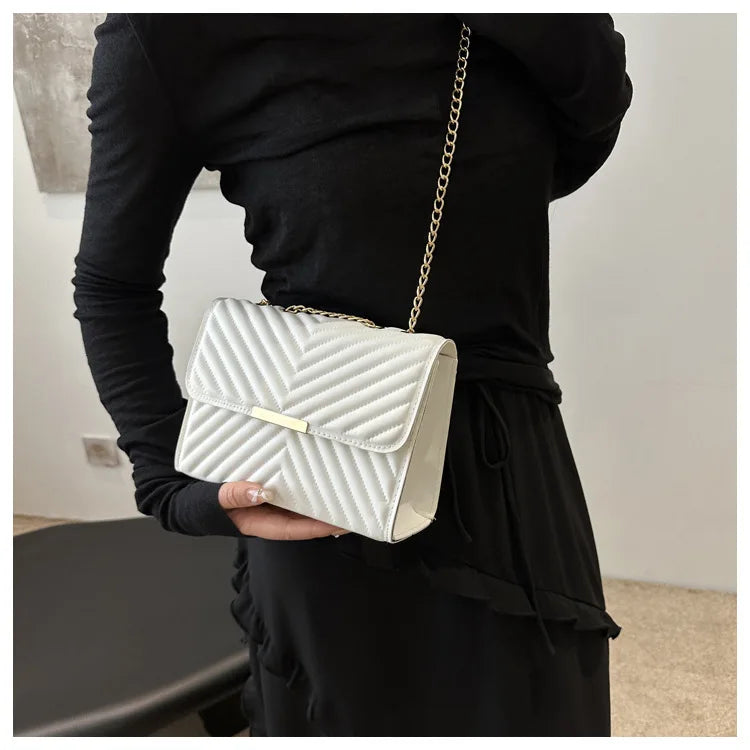 Fashion indentation shoulder bag simple chain 2024 summer new style this year popular retro commuter crossbody small square bag