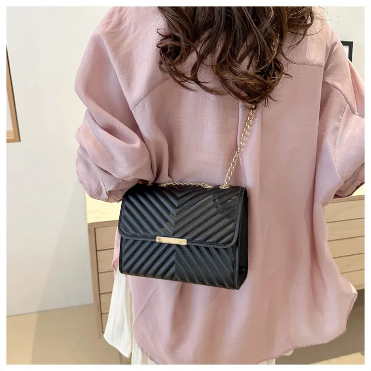 Fashion indentation shoulder bag simple chain 2024 summer new style this year popular retro commuter crossbody small square bag