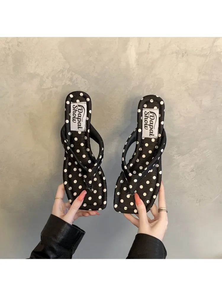 Designer Polka Dot Women Slippers Concise Wedges Heel Dress Flip Flop Shoes Summer Outdoor Clip Toe Beach Vacation Slides Shoes