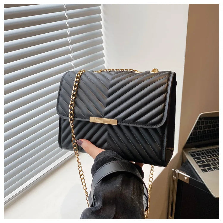 Fashion indentation shoulder bag simple chain 2024 summer new style this year popular retro commuter crossbody small square bag