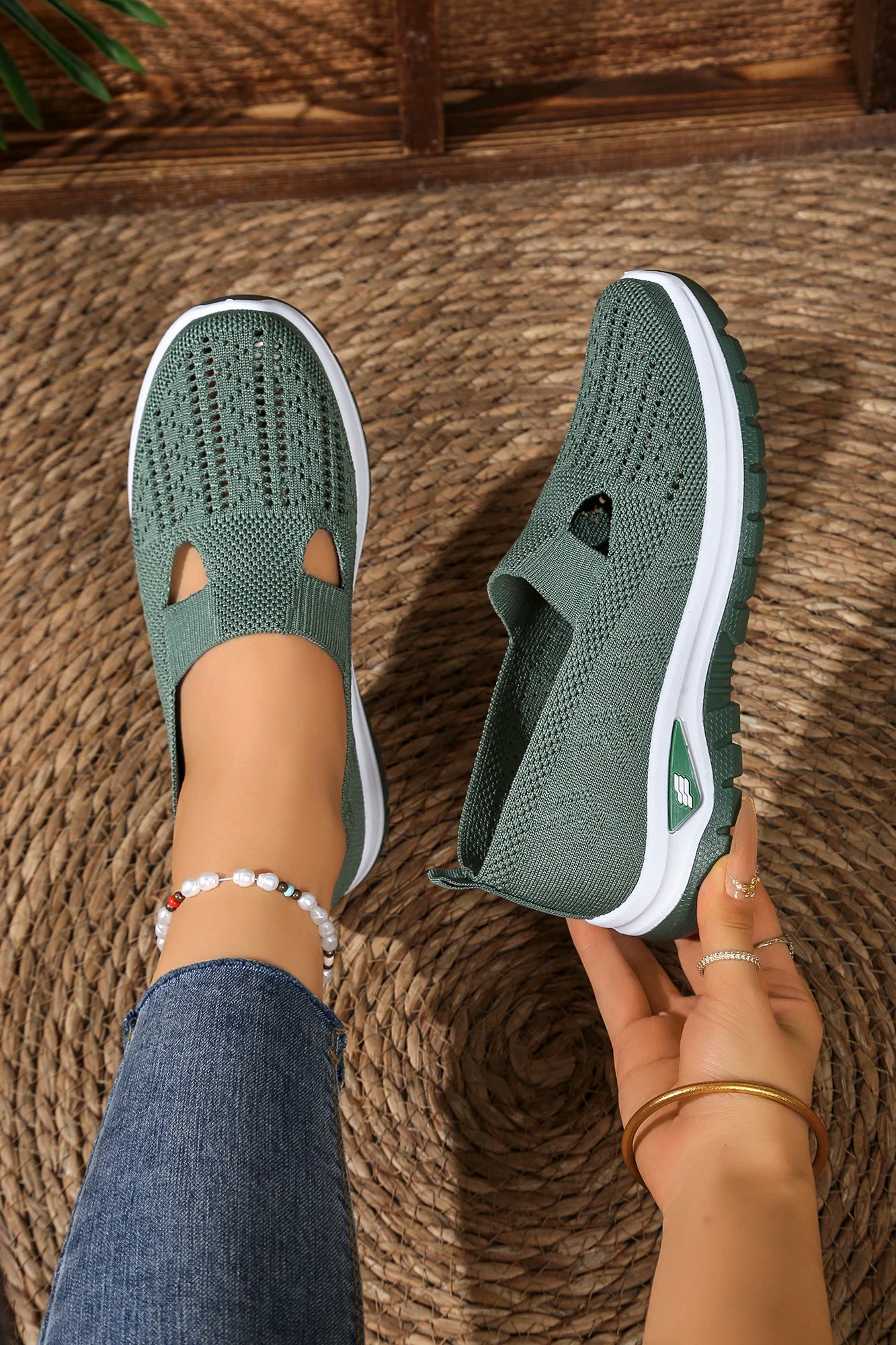 Women's shoes, casual sports shoes, solid color breathable sports soft-soled lightweight walking shoes, low-top knitted casual s