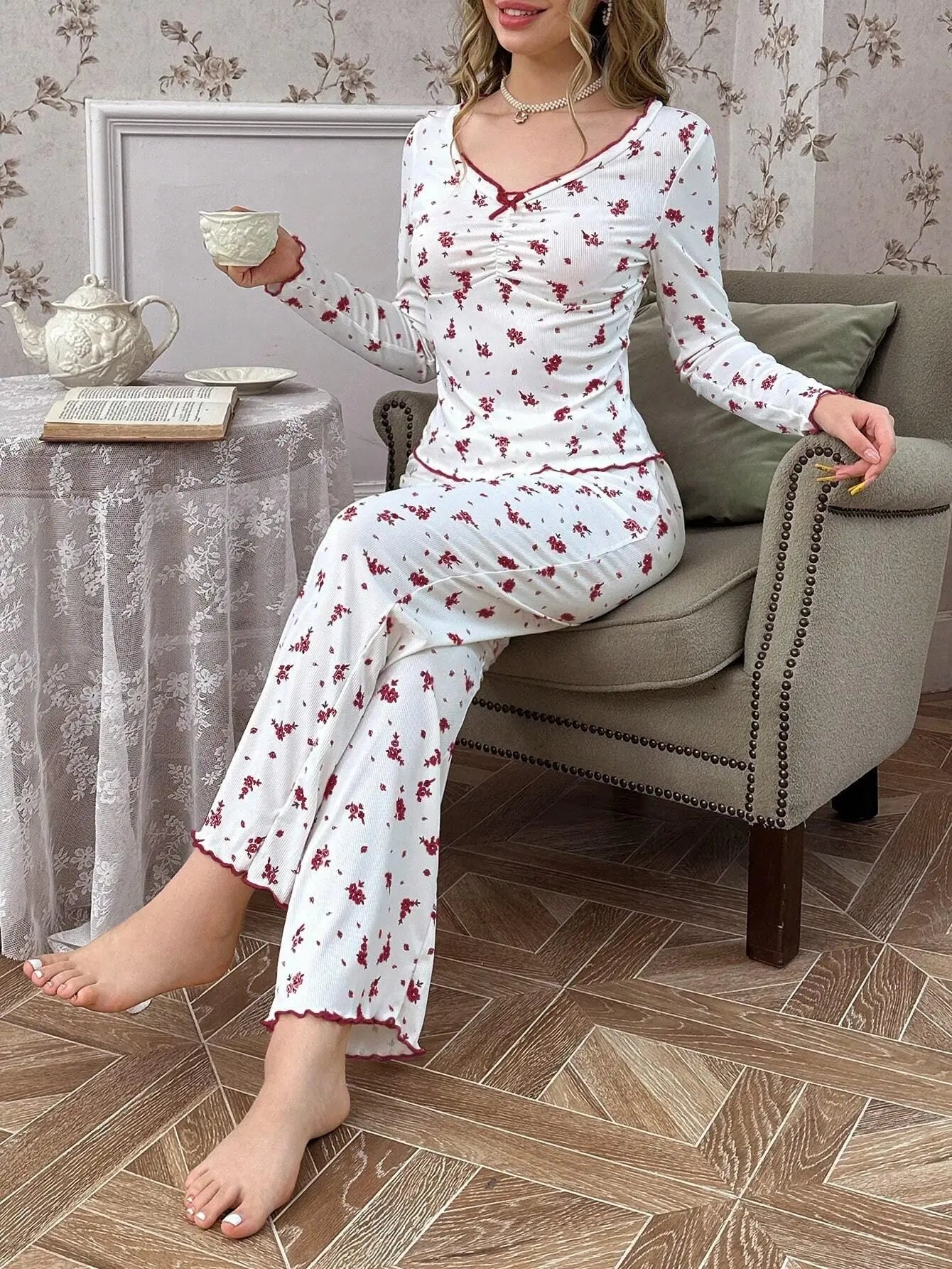 Autumn Winter Pajamas Set Women Round Neck Floral Printed Long Sleeve Tops and Trousers Sleepwear Home Wear Loungewear