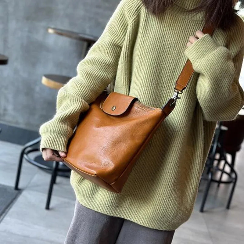 2026 Vintage vegetable tanned cowhide women's bag Leather single shoulder crossbody casual large capacity holiday bag