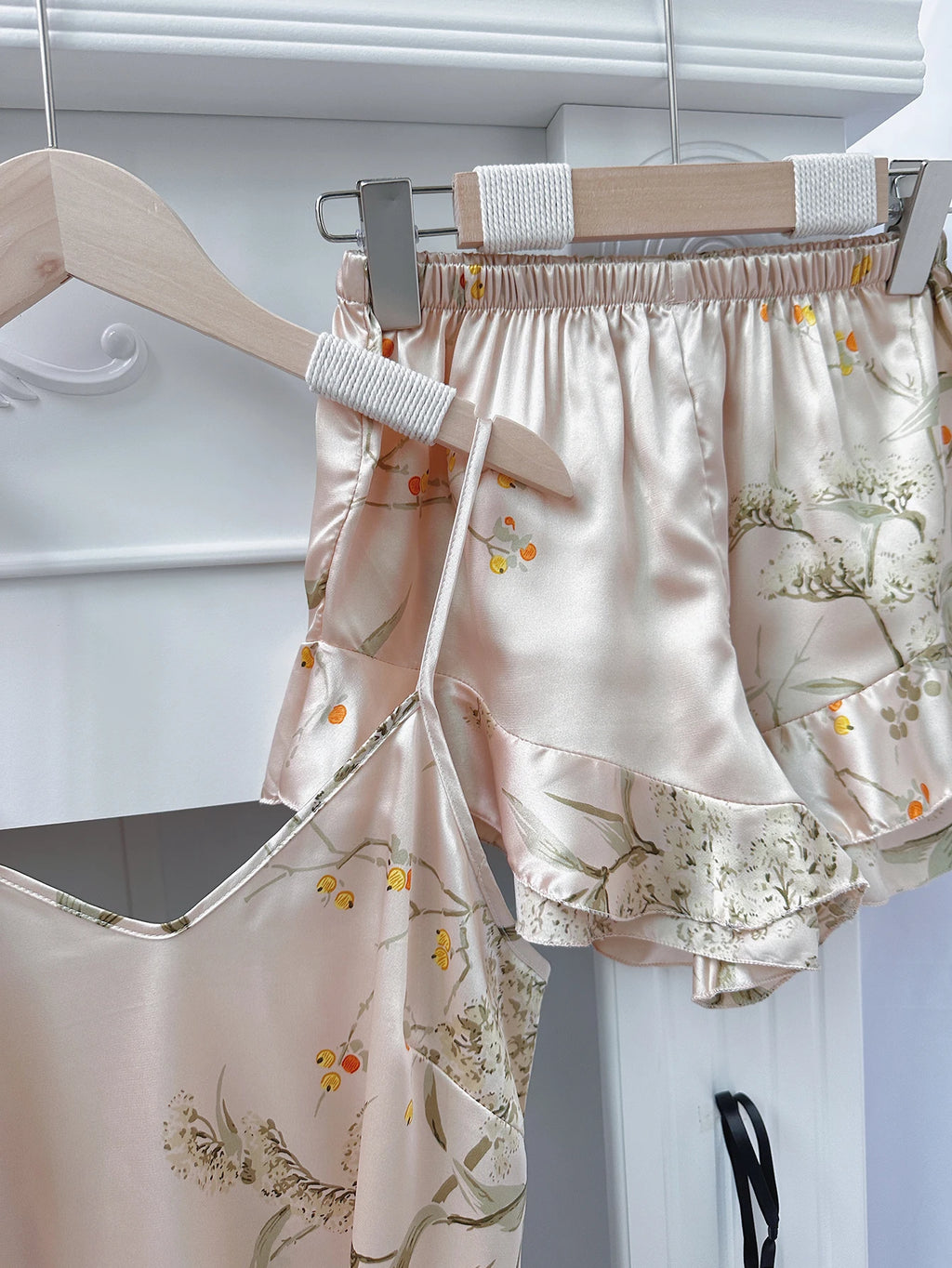 5pcs Floral Print Long Sleeve Robe Cami Dress Cami Top Ruffle Hem Shorts Simple Pajamas Sets for Women