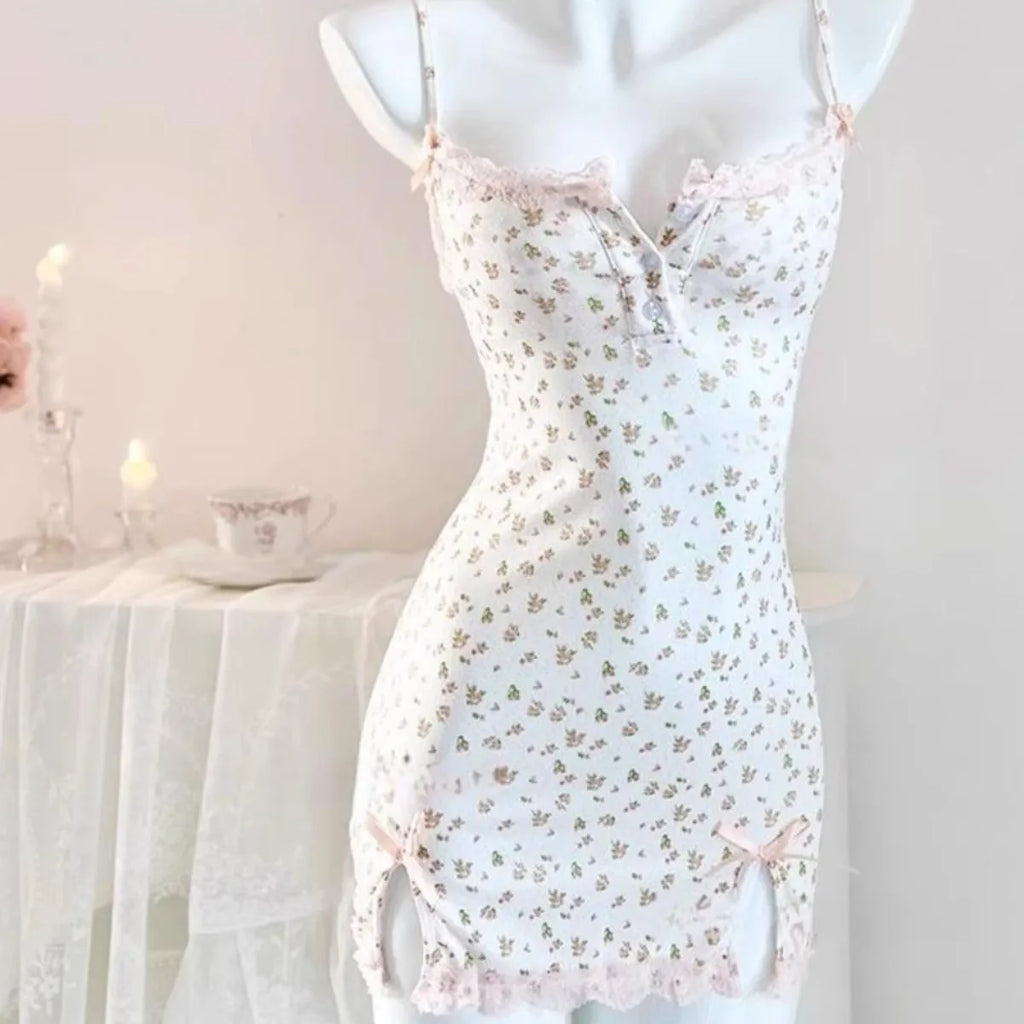 Sweet & Spicy Pure Desire Hip-Wrapped Slimming Slip Nightgown Sleep Dress with Chest Pad Small Floral Slim Fit Skirt