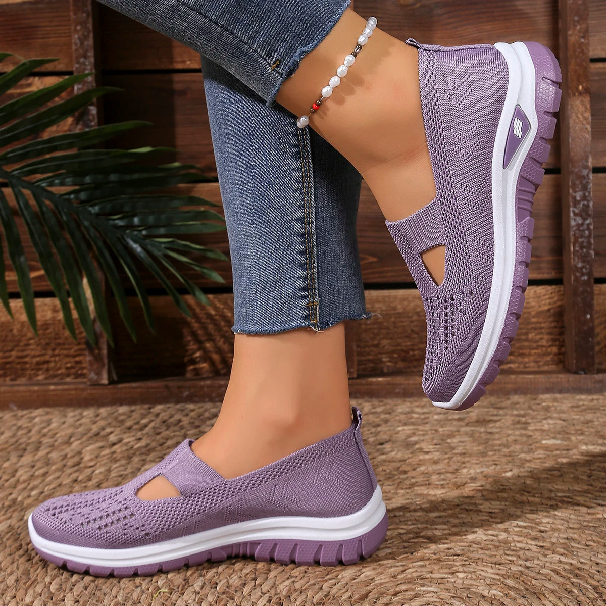 Women's casual sports shoes with breathable mesh, fashionable and versatile, soft soles, comfortable and casual