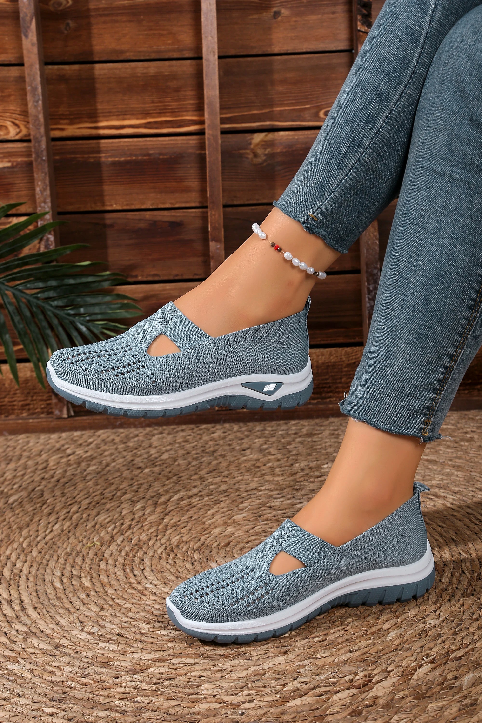 Women's shoes, casual sports shoes, solid color breathable sports soft-soled lightweight walking shoes, low-top knitted casual s