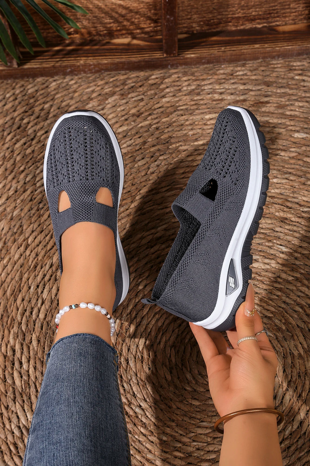 Women's shoes, casual sports shoes, solid color breathable sports soft-soled lightweight walking shoes, low-top knitted casual s