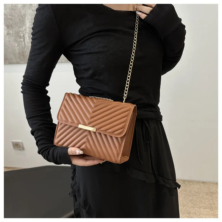 Fashion indentation shoulder bag simple chain 2024 summer new style this year popular retro commuter crossbody small square bag