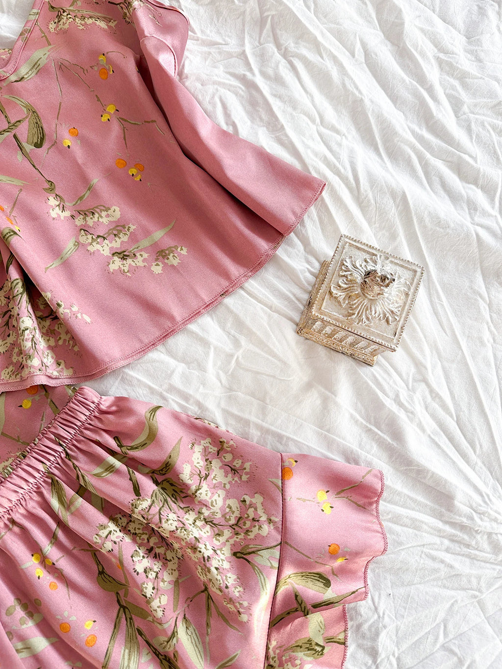 5pcs Floral Print Long Sleeve Robe Cami Dress Cami Top Ruffle Hem Shorts Simple Pajamas Sets for Women