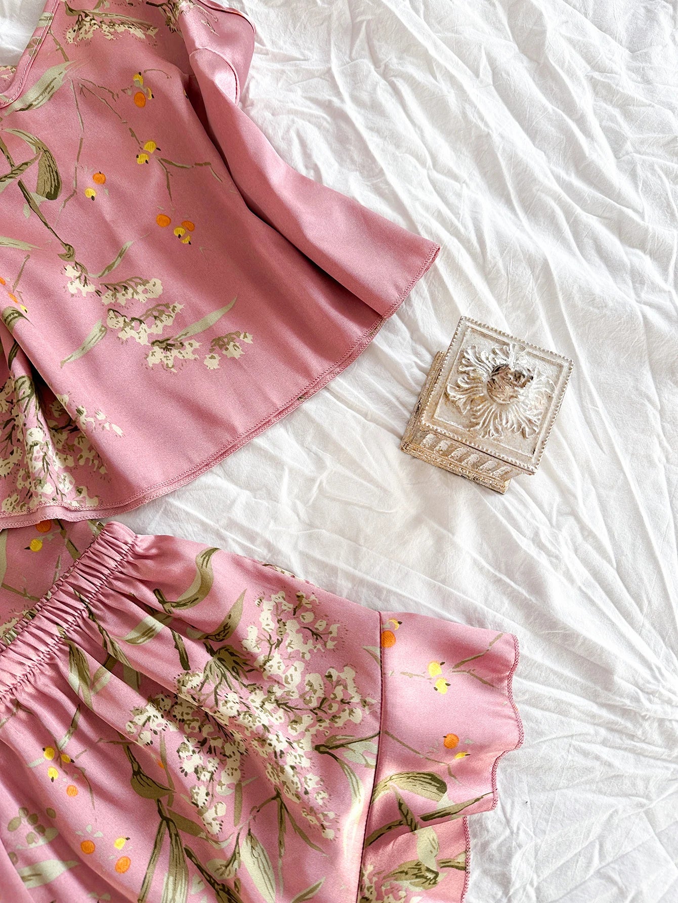 5pcs Floral Print Long Sleeve Robe Cami Dress Cami Top Ruffle Hem Shorts Simple Pajamas Sets for Women