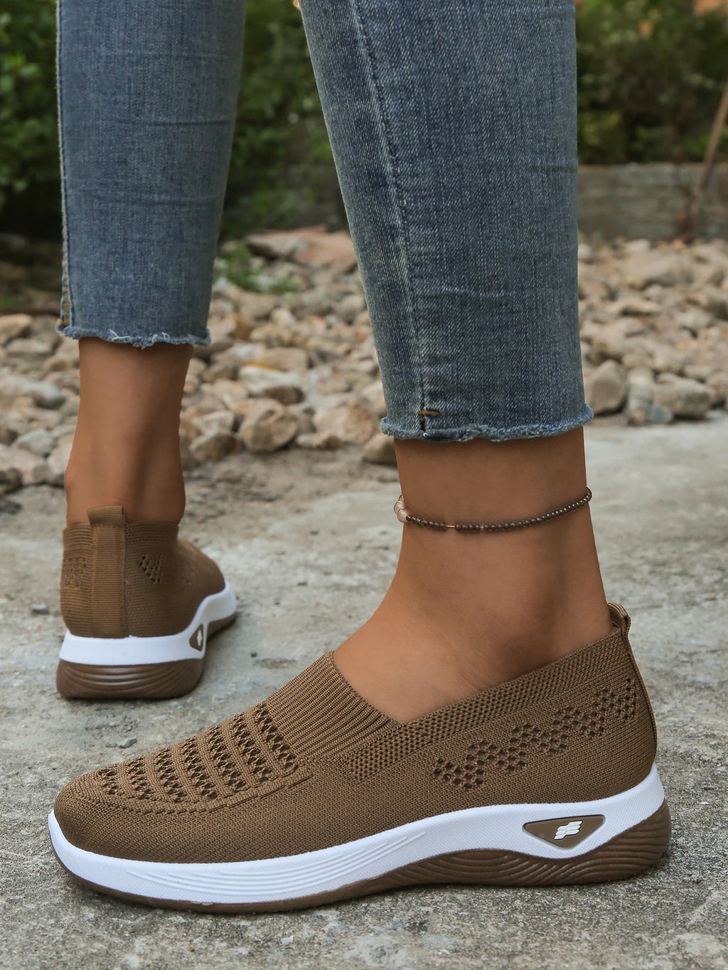 women's shoes summer 2026 lady wears crocs, casual sneaker which are light, comfortable and breathable