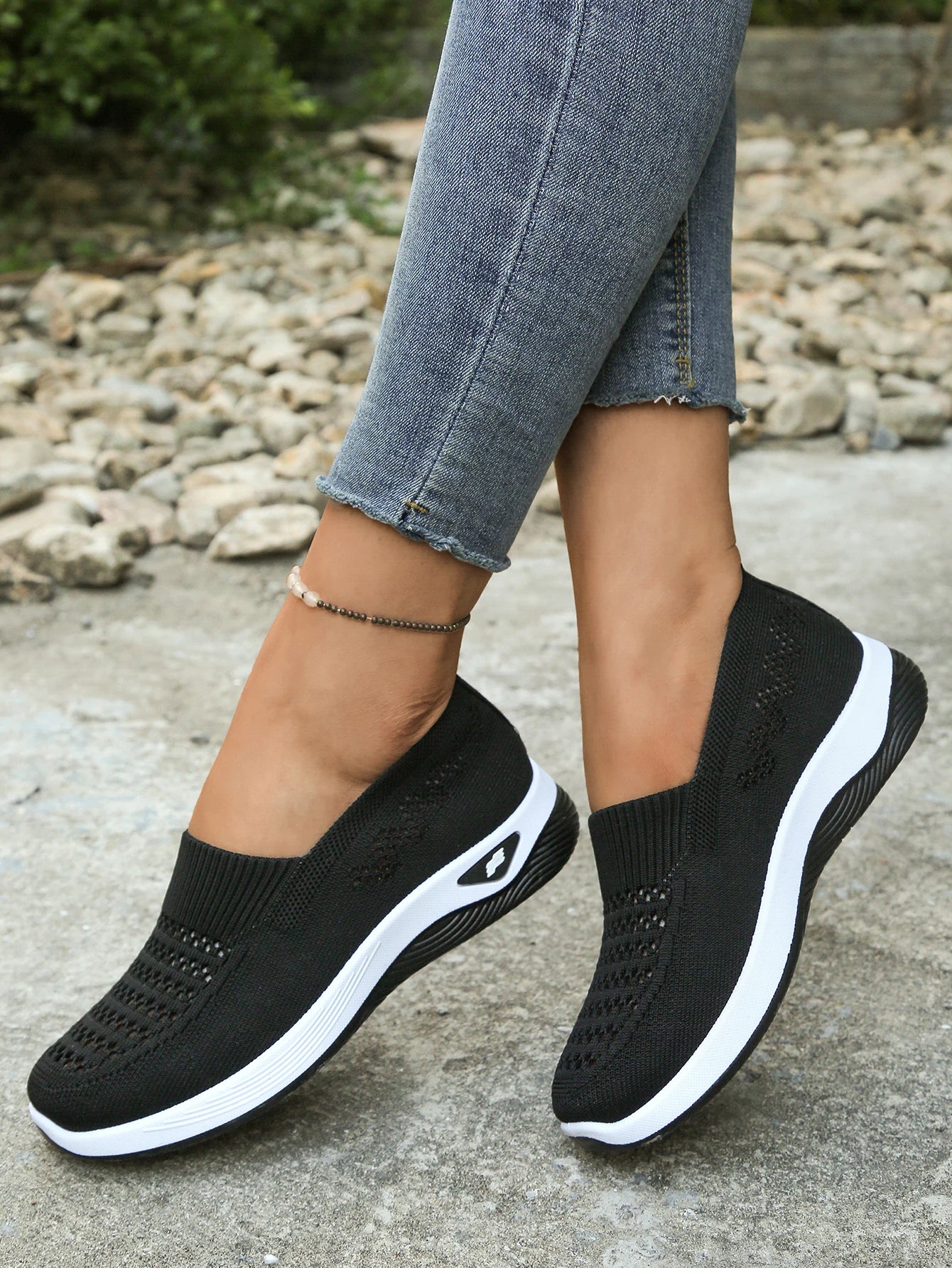 women's shoes summer 2026 lady wears crocs, casual sneaker which are light, comfortable and breathable