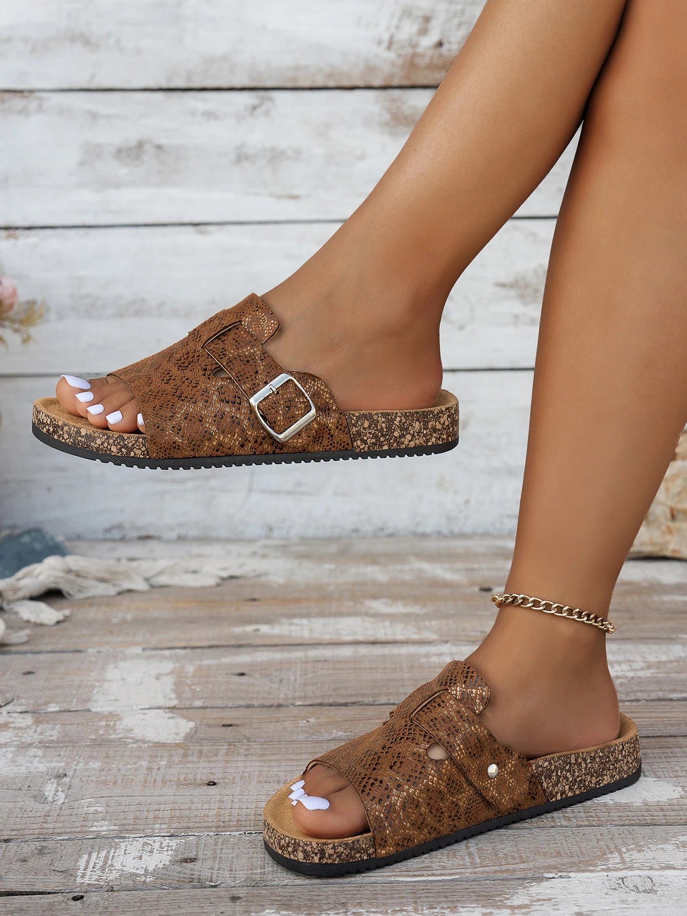 Women's Casual Retro Animal Snake Print Slippers Sandals - Stylish Buckle Single Strap Design, Non-Slip Pvc Sole, Comfortable Pu Upper, Suitable for Casual Beach Indoor and Outdoor Wear, Spring and Summer Women's Shoes