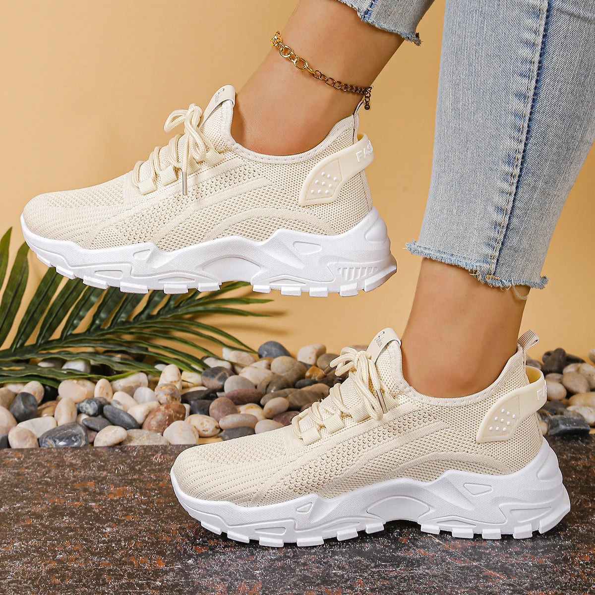 Women's casual sports shoes with breathable mesh and soft soles, versatile sports shoes