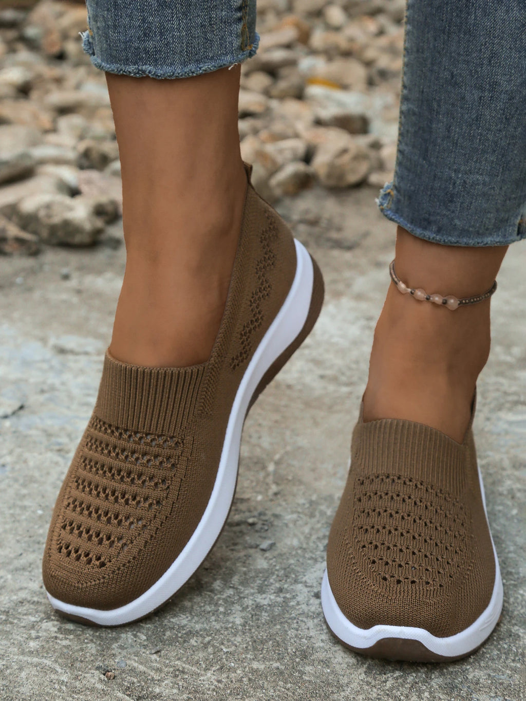 women's shoes summer 2026 lady wears crocs, casual sneaker which are light, comfortable and breathable
