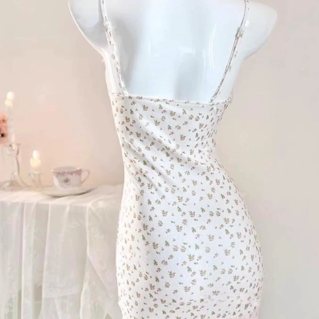 Sweet & Spicy Pure Desire Hip-Wrapped Slimming Slip Nightgown Sleep Dress with Chest Pad Small Floral Slim Fit Skirt