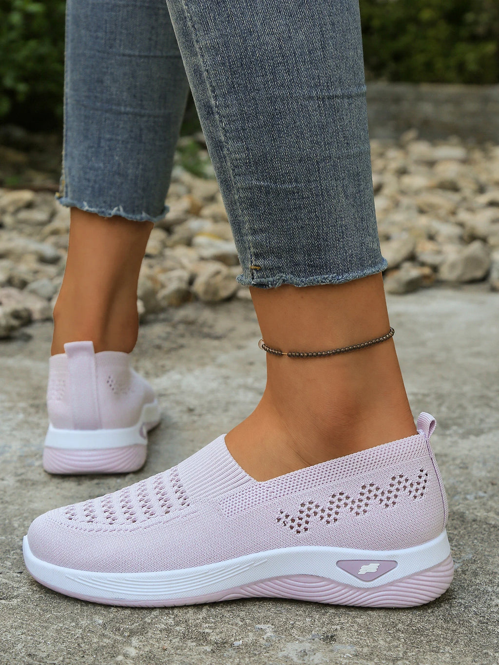 women's shoes summer 2026 lady wears crocs, casual sneaker which are light, comfortable and breathable