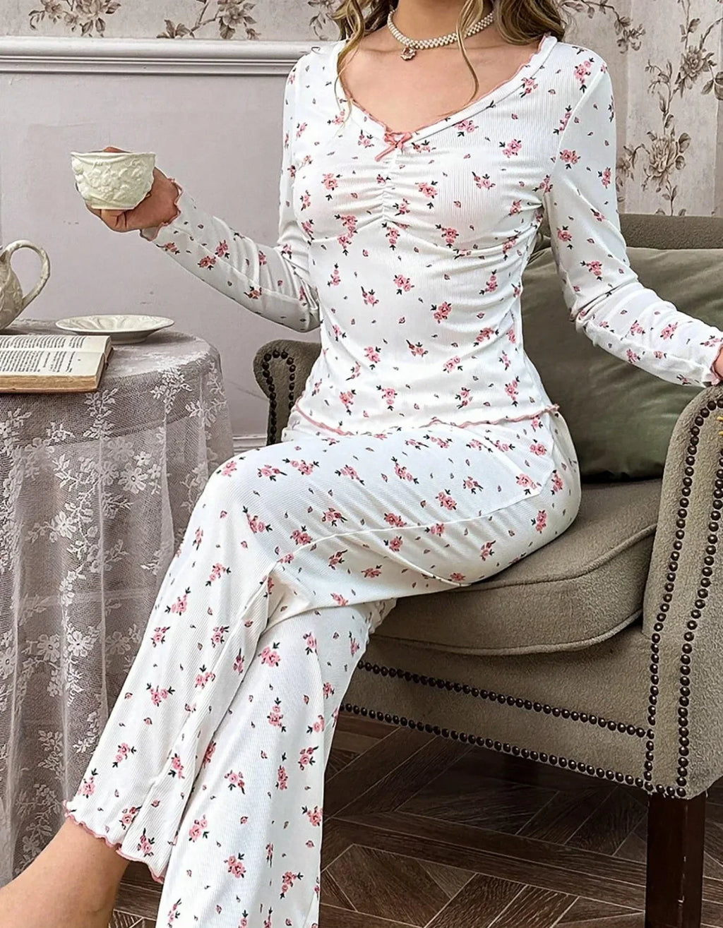 Autumn Winter Pajamas Set Women Round Neck Floral Printed Long Sleeve Tops and Trousers Sleepwear Home Wear Loungewear