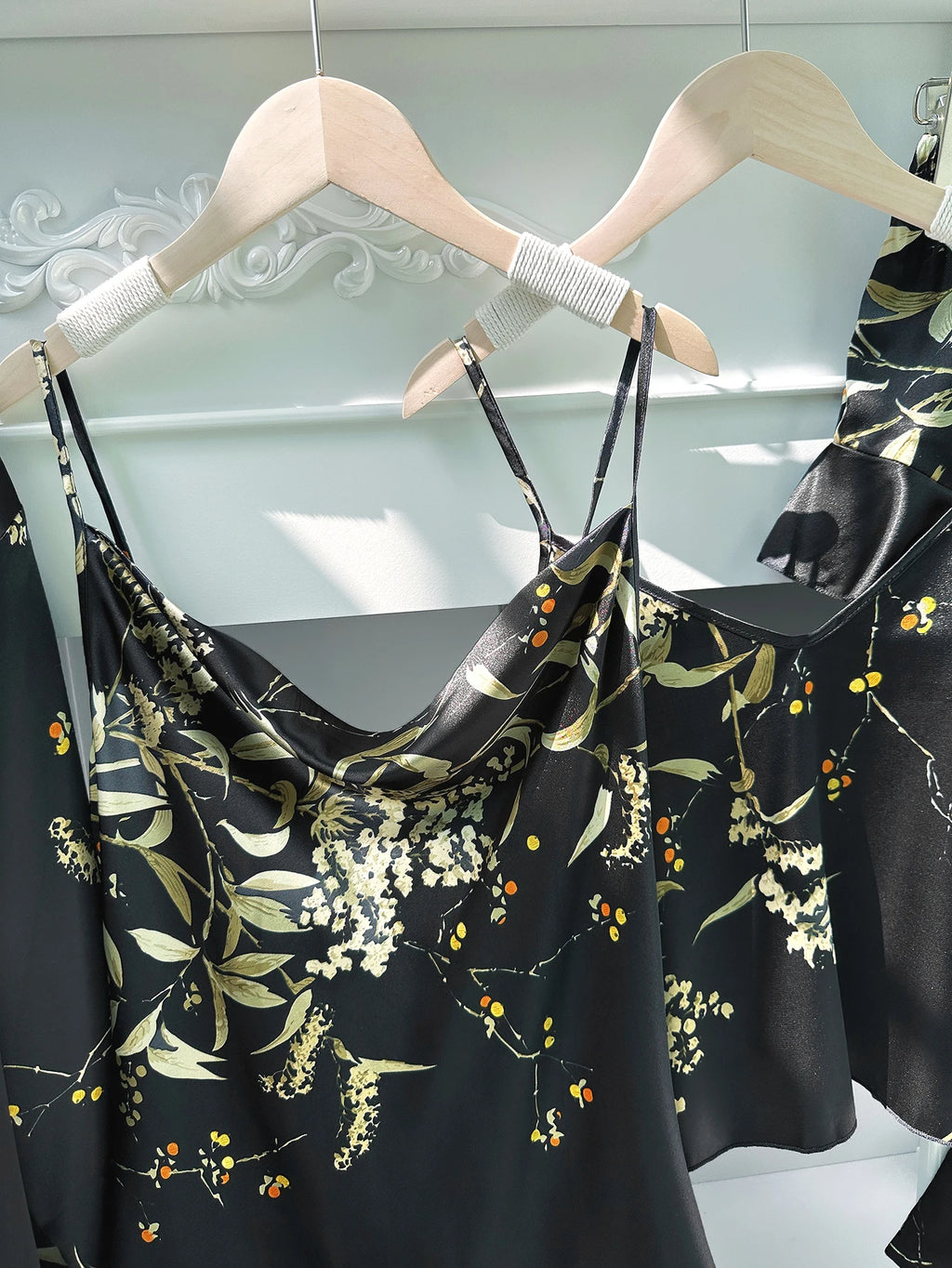 5pcs Floral Print Long Sleeve Robe Cami Dress Cami Top Ruffle Hem Shorts Simple Pajamas Sets for Women