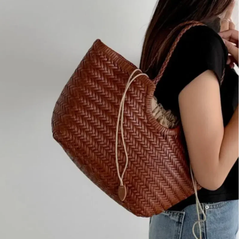 French Hand-woven Women's Tote Bag Large Vegetable Basket Bag With Casual Shopping Woven Inside Bag Shoulder Underarm Tote Bag