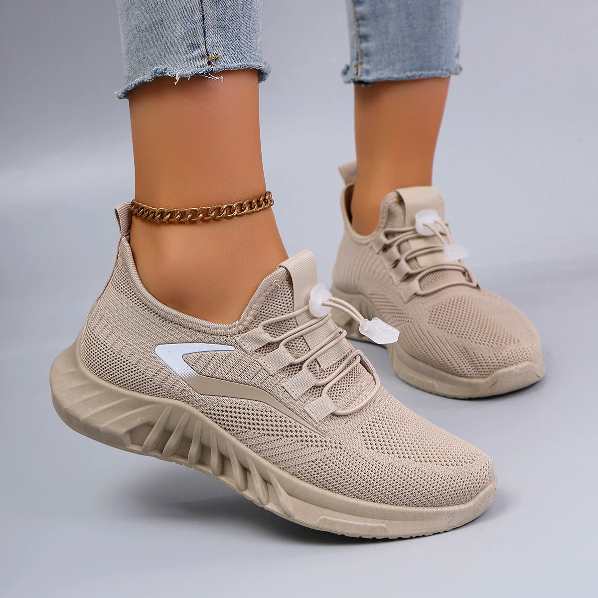 Spring and Autumn New Women's Casual Lace-Up Comfortable, Breathable, Lightweight and Wear-Resistant Sports Shoes