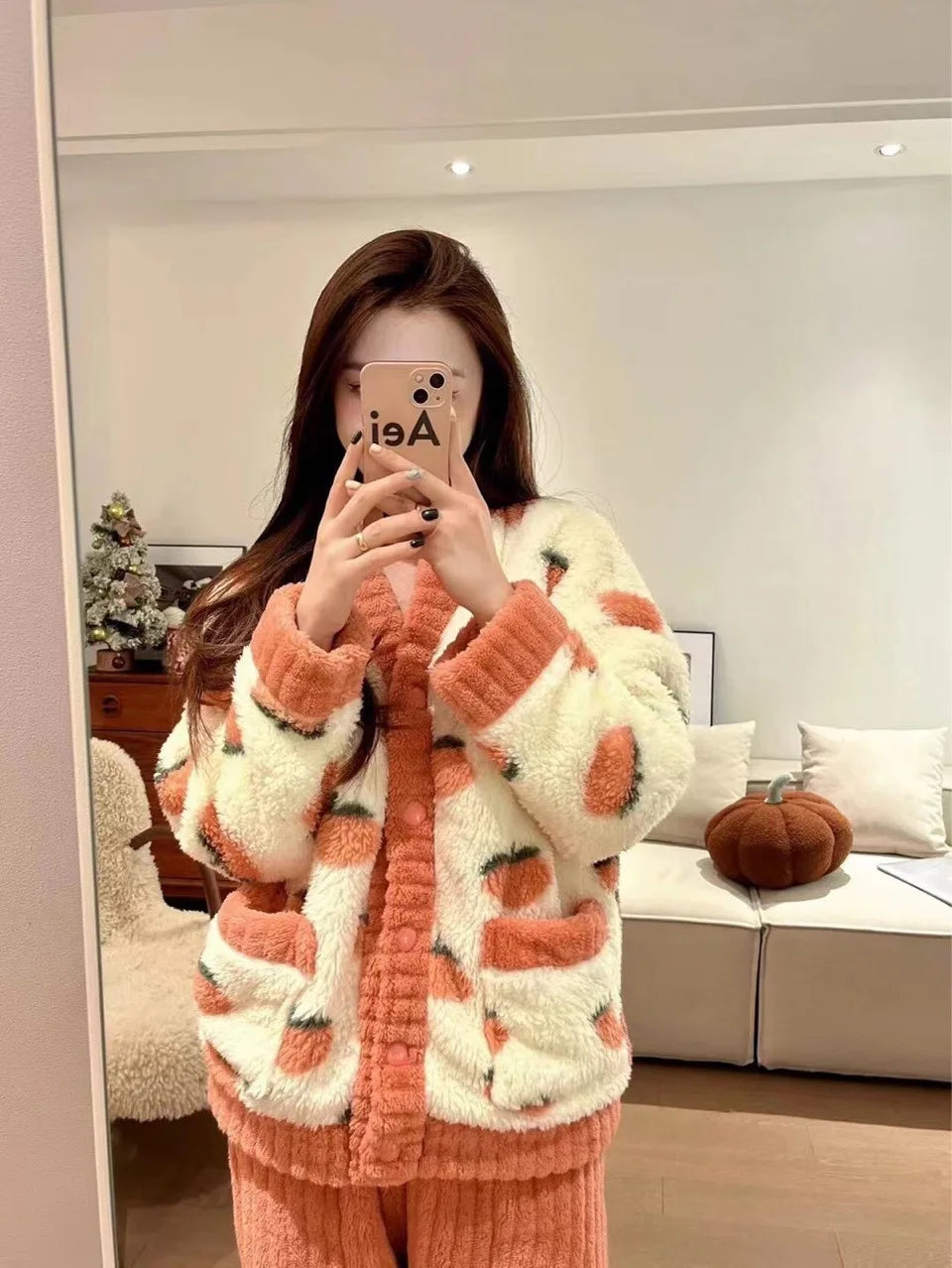 Pyjama épais en flanelle et velours corail fraise, vêtements de maison pour femmes, ensemble de vêtements de nuit à col en v, sa